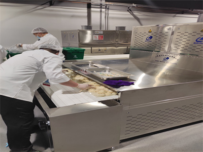 盒飯微波加熱設備成為提高效率、保障食品質量的關鍵設備
